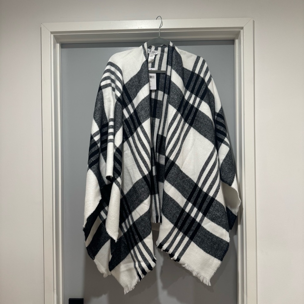 ✨NWT✨ Guess Black and White Plaid Ruana/Pullover Scarf/wrap